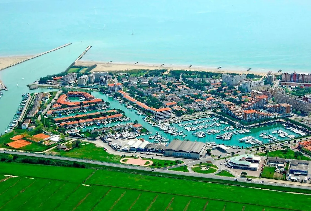 Apartment By The Beach In A Residence With Pool Porto Santa Margherita di Caorle